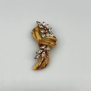 Vintage BSK Rhinestone Flower Spray Brooch Pin Gold Tone 60’s